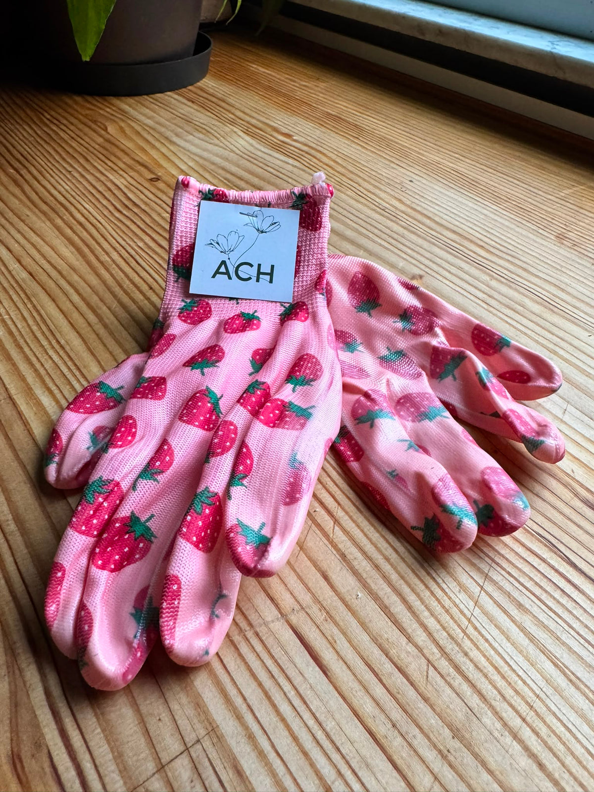 GUANTES DE JARDINERIA ESTAMPADO FRESAS