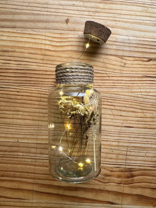 Frasco Decorativo con Flores Secas y Luces LED – Ambiente Cálido y Natural